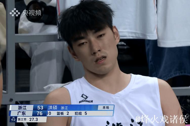 徐杰绝杀三分张洪硕砍18分 广东力克浙江喜获2连胜 徐杰绝杀三分张洪硕砍18分 广东力克浙江喜获2连胜