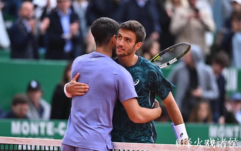 阿尔卡拉斯2-1力克弗里茨 总决赛小组赛连胜两场 阿尔卡拉斯2-1力克弗里茨 总决赛小组赛连胜两场