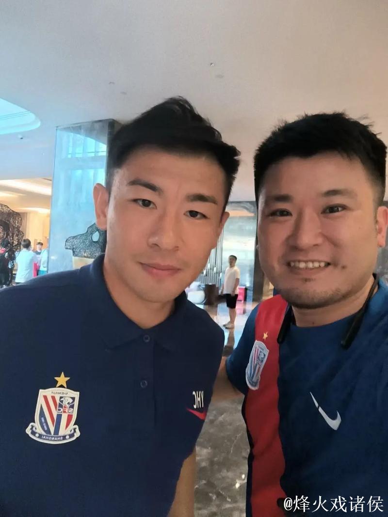 上海申花宣布老将于汉超退役 将转型担任教练职务 上海申花宣布老将于汉超退役 将转型担任教练职务