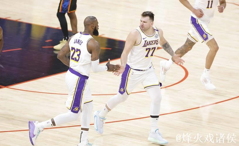 东契奇30+5+11难救主,詹姆斯17分湖人主场不敌活塞 东契奇30+5+11难救主,詹姆斯17分湖人主场不敌活塞